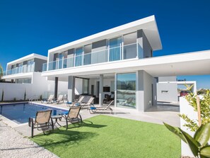 Pool - Atemberaubende Villa Olivine mit Meerblick by Interhome (Protaras)