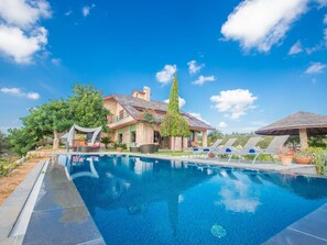Pool - Private Villa mit Panoramablick auf das Meer by Interhome (Ayia Napa)