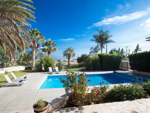 Pool - Ferienvilla Jo für 10 Personen in Paralini by Interhome (Paralimni)