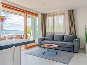 TV - Stilvolle Wohnung in Brela mit Sonnenbalkon by Interhome (Brela)