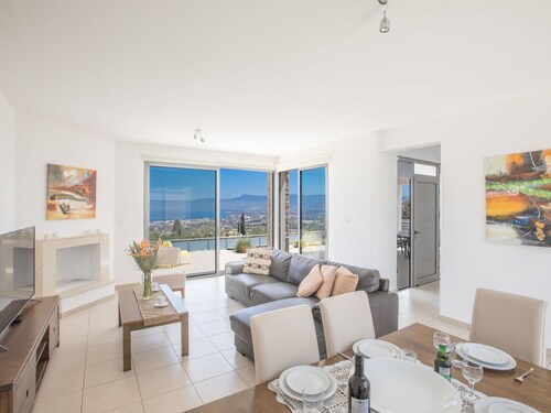 Villa mit Panoramablick auf das Meer von Latchi by Interhome