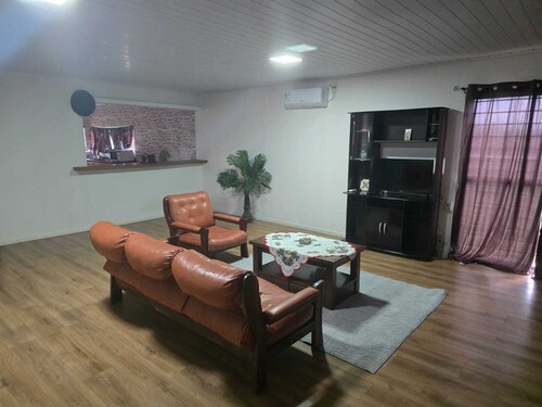 2-bedroom house in soothing Araminda with cool AC for relaxing stays