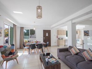 DVD player - 3-Bett-Villa mit privatem Pool in einer bewachten Anlage by Interhome (Agios Georgios Pegeias)