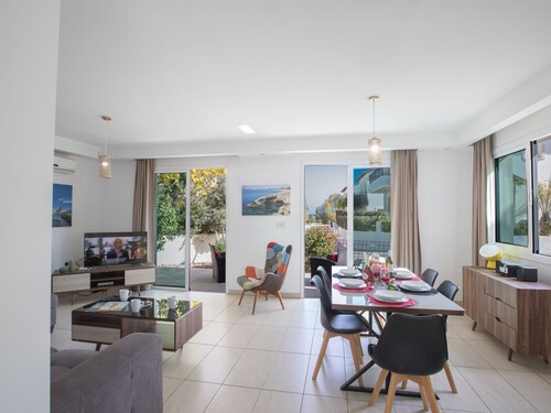 3-Bett-Villa mit privatem Pool in einer bewachten Anlage by Interhome