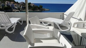 Property grounds - Wohnung "Perla 2" mit Blick auf das Wasser by Interhome (Primošten)