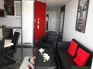 Interior - "Perla 3" mit Blick auf das Wasser by Interhome (Primošten)