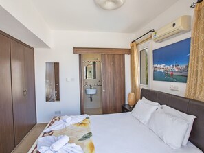 Internet - Moderne Ferienvilla PV5 mit großem Garten by Interhome (Paralimni)