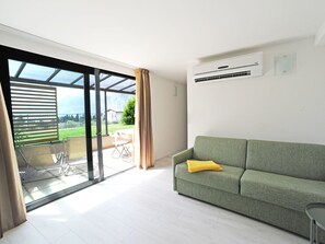 Living area - Zwei-Zimmer-Wohnung mit Seeblick by Interhome (Malcesine)