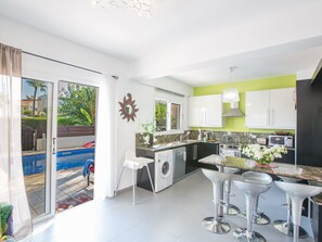 Fridge, microwave, oven, dishwasher