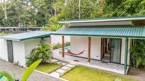 Exterior - Li-Li House with AC throughout, private pool (Puerto Viejo de Talamanca)