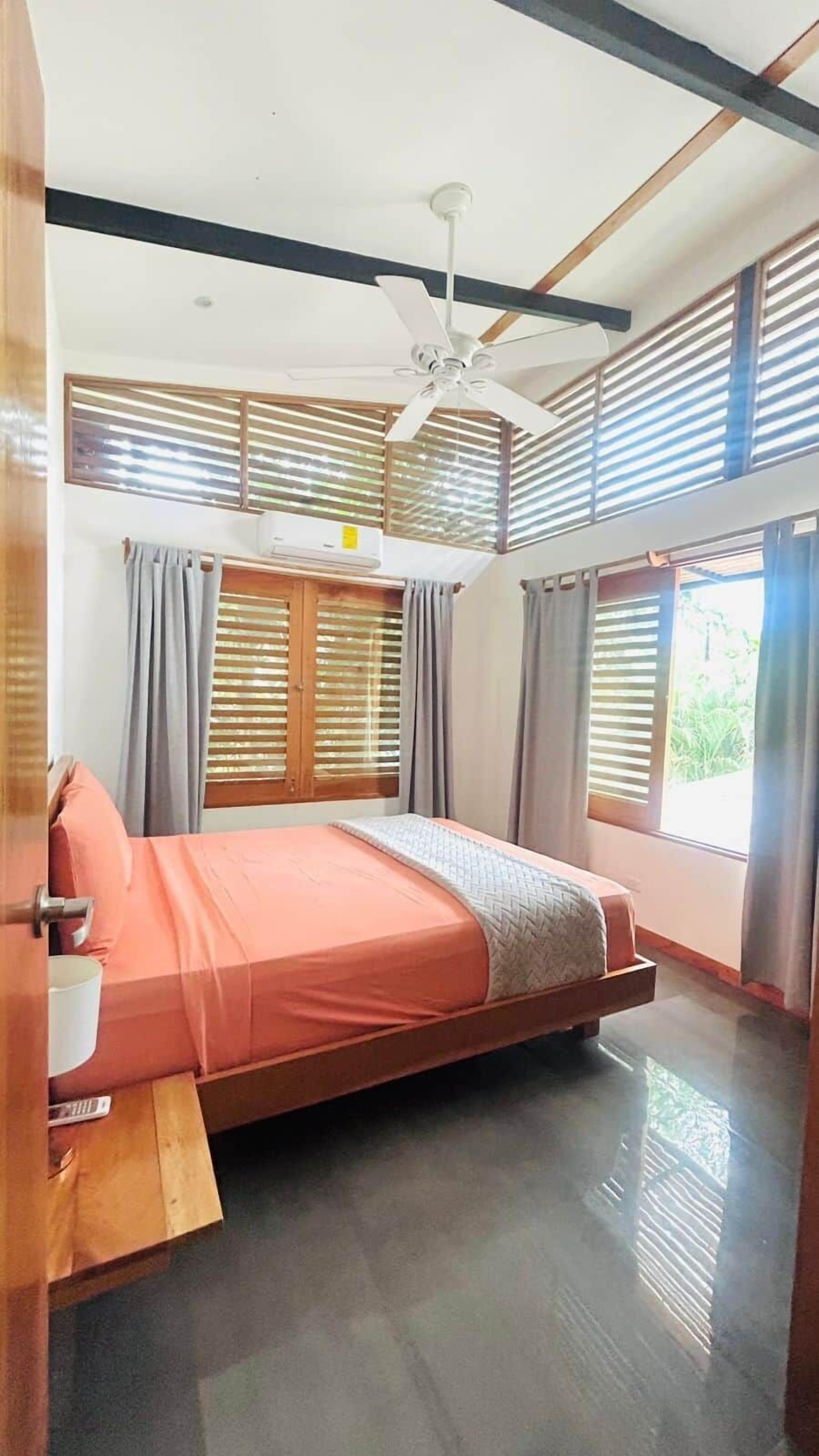 1 bedroom, in-room safe, desk, free WiFi