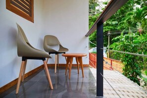 Terrace/patio - Apartment by the sea: perfect location 400 m from Playa Chiquita with AC (Cahuita)