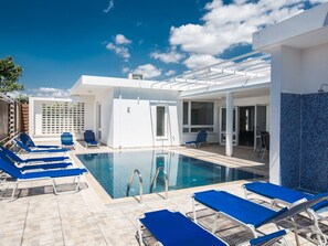 Pool - Moderne Ferienvilla in Ayia Napa by Interhome (Ayia Napa)