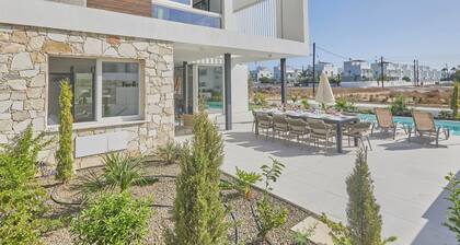 Schönes Ferienhaus Kube 1 in Agia Napa by Interhome