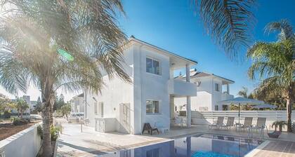 Schöne Ferienvilla Protaras 4 by Interhome