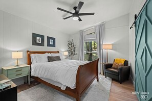 2 habitaciones, escritorio, tabla de planchar con plancha y wifi gratis