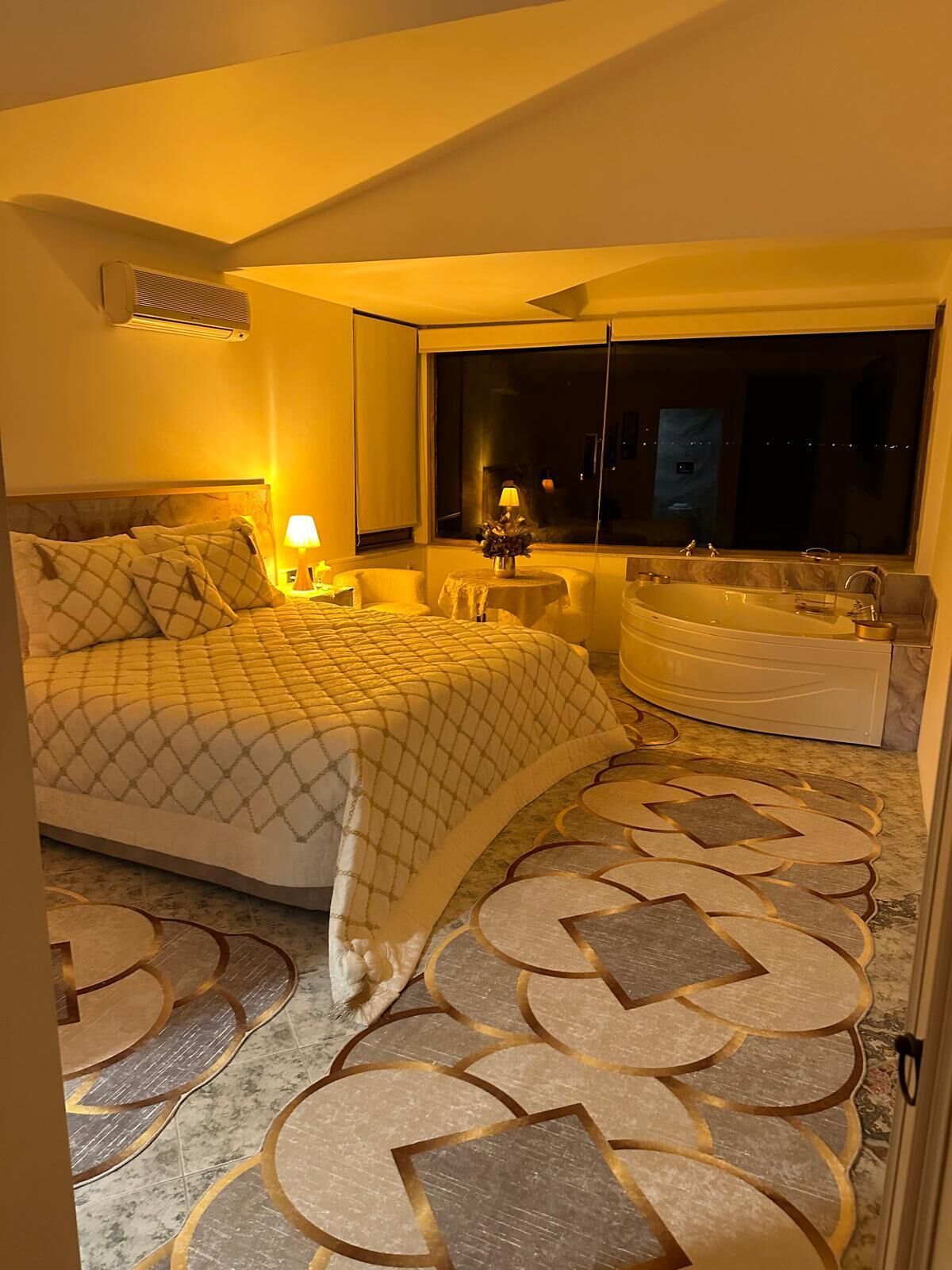 Comfort Suite, Lake View