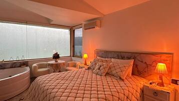 Suite Confort, vistas al lago | Espacio para trabajar con un portátil y wifi gratis