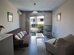 TV - mit Balkon für 2 Personen by Interhome (Ayia Napa)