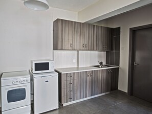 Fridge, microwave, oven, cookware/dishes/utensils - mit Balkon für 2 Personen by Interhome (Ayia Napa)