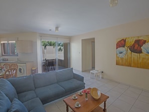 TV, DVD player - Moderne Erdgeschosswohnung in Ayia Napa by Interhome (Ayia Napa)