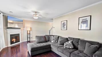 Télévision, cheminée