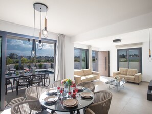Dining - Haus in Paralimni mit Doppelveranda by Interhome (Protaras)