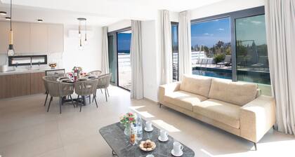 Haus in Paralimni mit Doppelveranda by Interhome