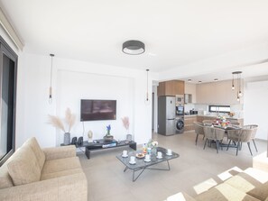 TV - Haus in Paralimni mit Doppelveranda by Interhome (Protaras)