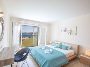 4 bedrooms, internet - Haus in Protaras mit Pool und Meerblick by Interhome (Protaras)