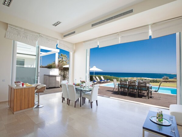 Outdoor dining - Haus in Protaras mit Pool und Meerblick by Interhome (Protaras)