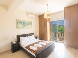 Internet - Luxusferienhaus für 14 Personen by Interhome (Protaras)