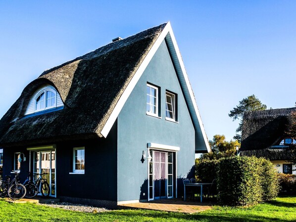 Exterior - Vacation home to Hus by Interhome (Gingst)