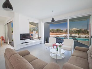 TV, DVD player - Wunderschöne, geräumige Ferienvilla mit BBQ by Interhome (Protaras)