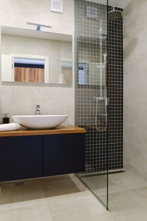 Towels - Wohnung mit Blick auf das Wasser by Interhome (Brela)