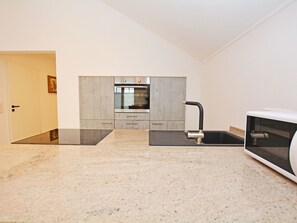 Fridge, microwave, oven, dishwasher - Merzijana Dachgeschoss in Stinteck by Interhome (Büsum)