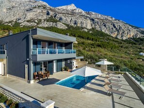 Exterior - Villa Infinite mit Schwimmbad und Meerblick by Interhome (Makarska)