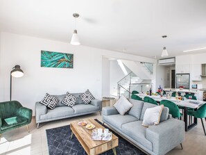 TV - Schöne, topmoderne Ferienvilla auf Zypern by Interhome (Paralimni)