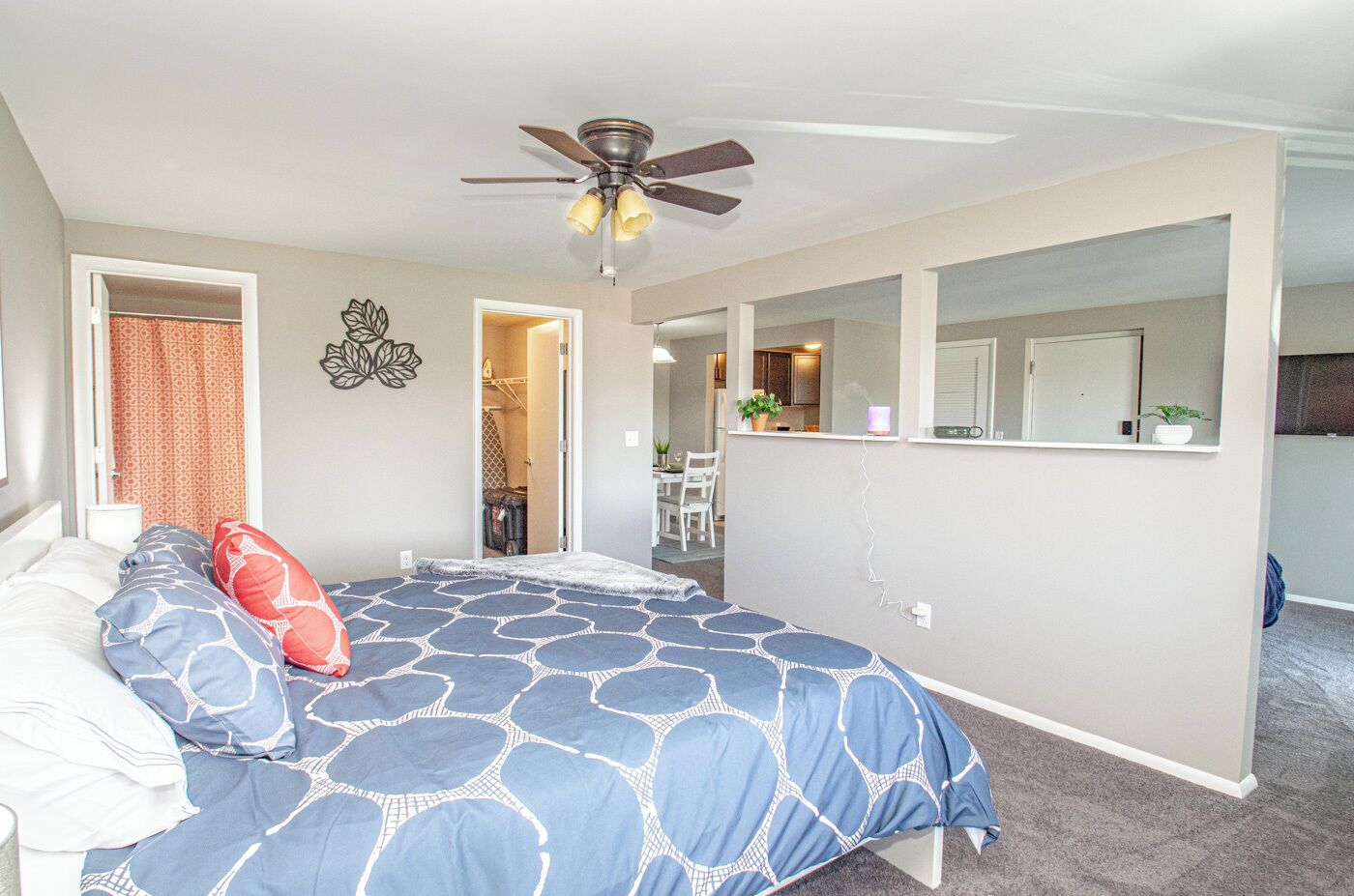 1 chambre, fer et planche à repasser, accès au Wi-Fi (inclus)