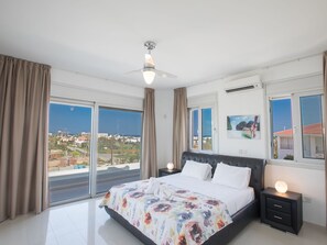Internet - 5 Schlafzimmer Privater Pool in Protaras Zentrum by Interhome (Paralimni)