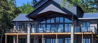 Experience Ultimate Luxury at our Exquisite Lakehouse. Large family gatherings!