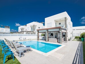 Pool - Moderne 4-Schlafzimmer-Villa im Zentrum von Protaras by Interhome (Protaras)
