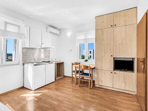 Interior - Atelier Jakov A1 by Interhome (Makarska)