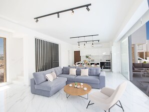 TV - Protaras Vie Bleu Villa VB5 by Interhome (Paralimni)