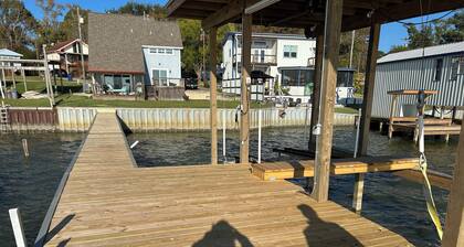 Lake Hideaway with Incredible Lake Views