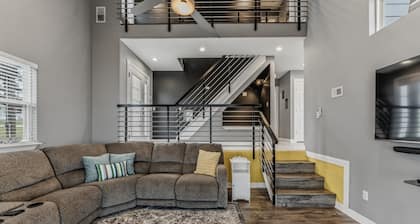 Lake Hideaway with Incredible Lake Views