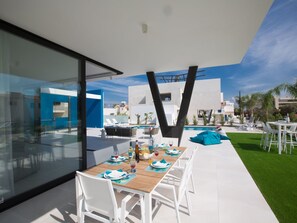 Outdoor dining - Luxusvilla für 10 Personen auf Zypern by Interhome (Protaras)