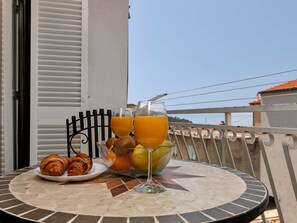 Outdoor dining - Wohnung Blue Dream by Interhome (Makarska)