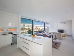 Interior - 3-Schlafzimmer-Villa mit Pool, Dachgarten, Meerblick by Interhome (Agios Georgios Pegeias)