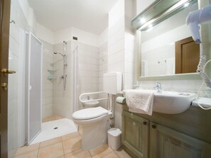 Bathroom / Wellness - Studio 3-4 p. Bett , Residenz Villa Frejus by Interhome (Bardonecchia)